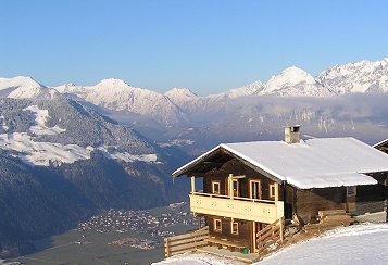 Bergmattenhütte auf 1200m, 4 km zum Skigebiet