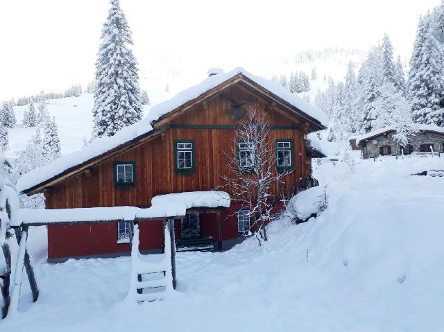 Berghütte im Winter